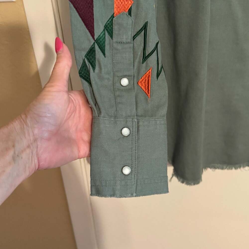 Panhandle Western Shirt Womens M Olive Green Embroidered Aztec Snap Front - Picture 9 of 14